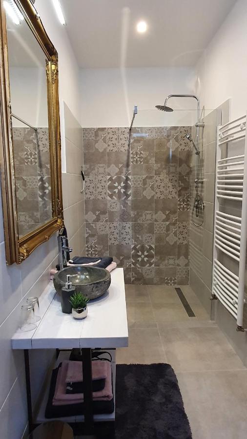 مبيت وإفطار Tiszaszolos Tisza White House المظهر الخارجي الصورة
