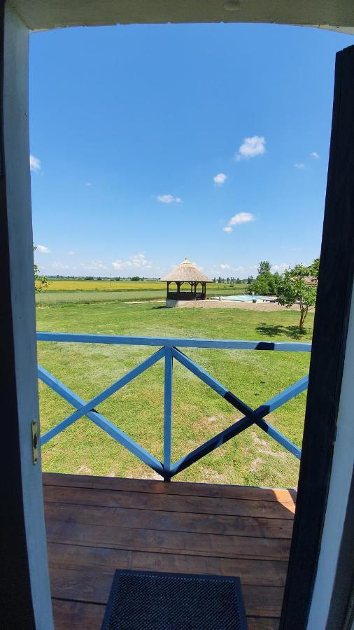 مبيت وإفطار Tiszaszolos Tisza White House المظهر الخارجي الصورة